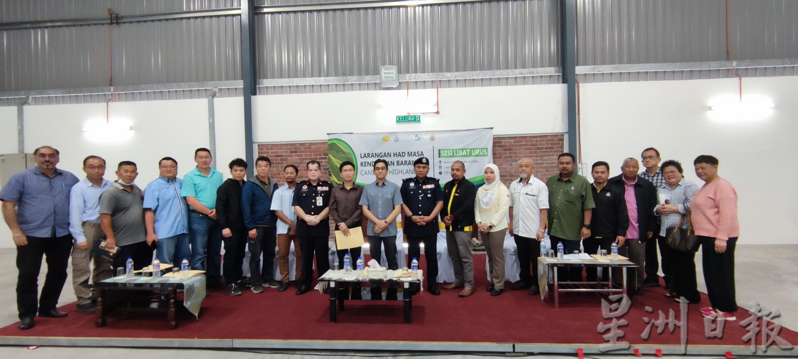 东:何子扬 公共工程局暂不落实禁止金马仑菜车 周末特定时段上路