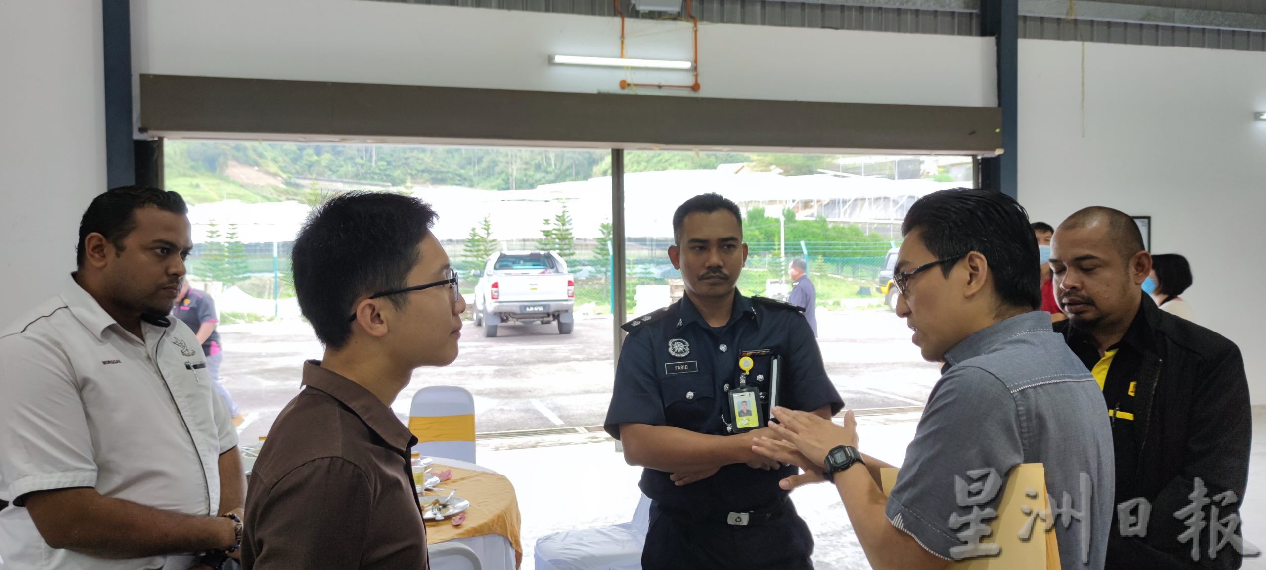 东:何子扬 公共工程局暂不落实禁止金马仑菜车 周末特定时段上路