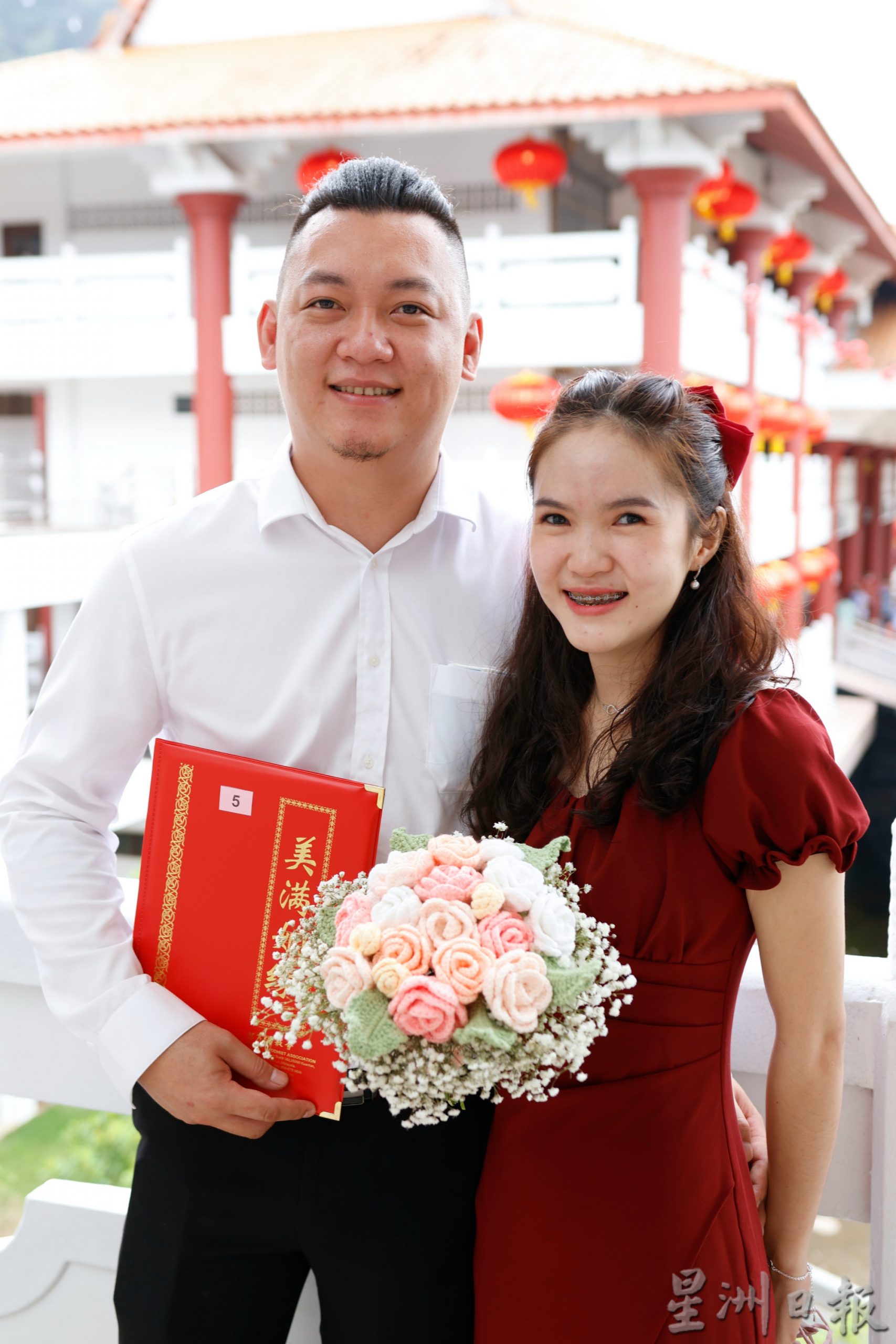 东:元宵节12对新人在彭亨佛教会进行集体婚姻注册仪式