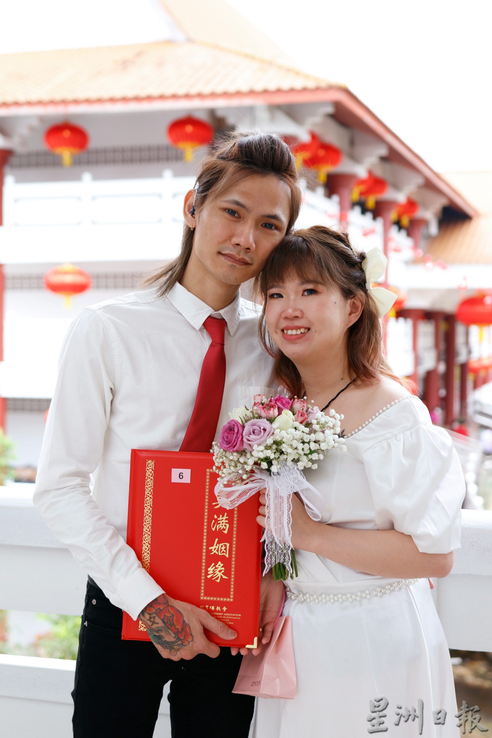 东:元宵节12对新人在彭亨佛教会进行集体婚姻注册仪式