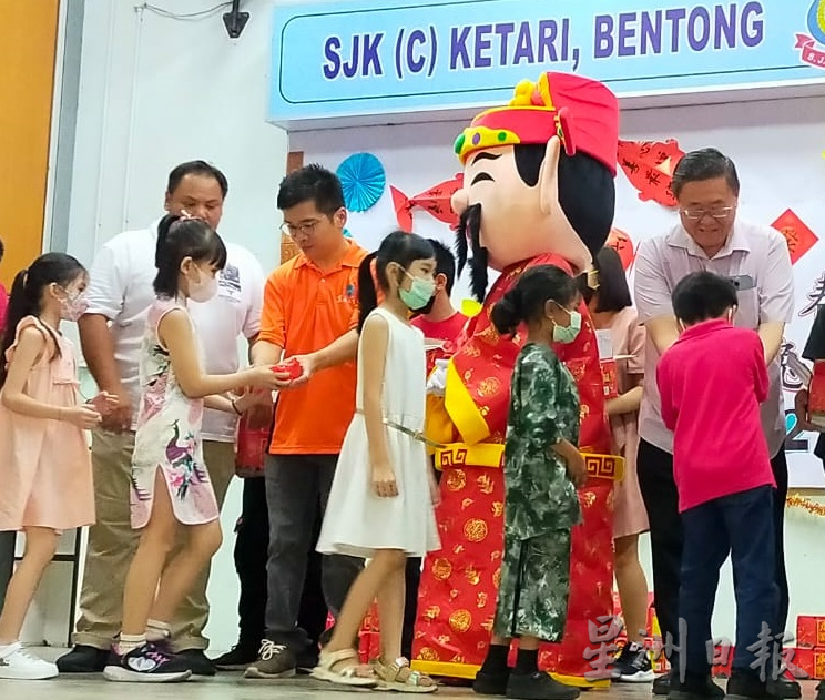 东:吉打里华小受到白蚁侵蚀