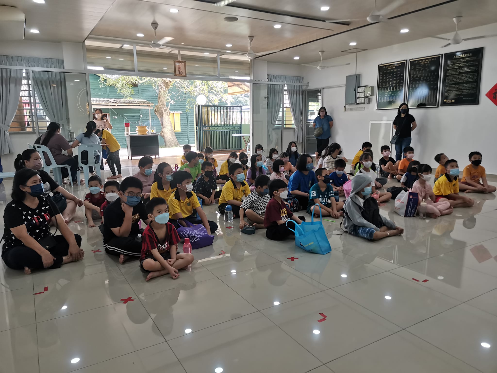东:文德甲佛教会开放图书馆办阅读活动