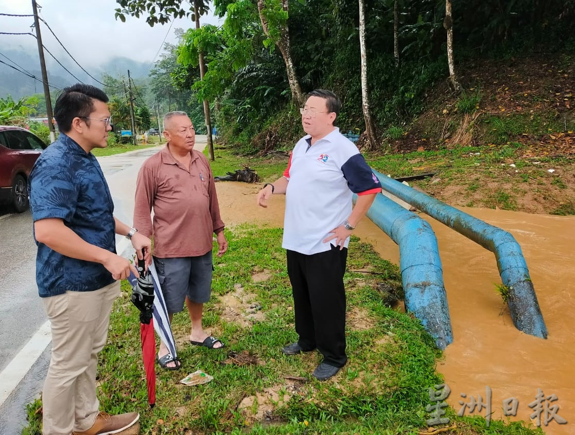 东:武吉丁宜黄泥水又溢出马路
