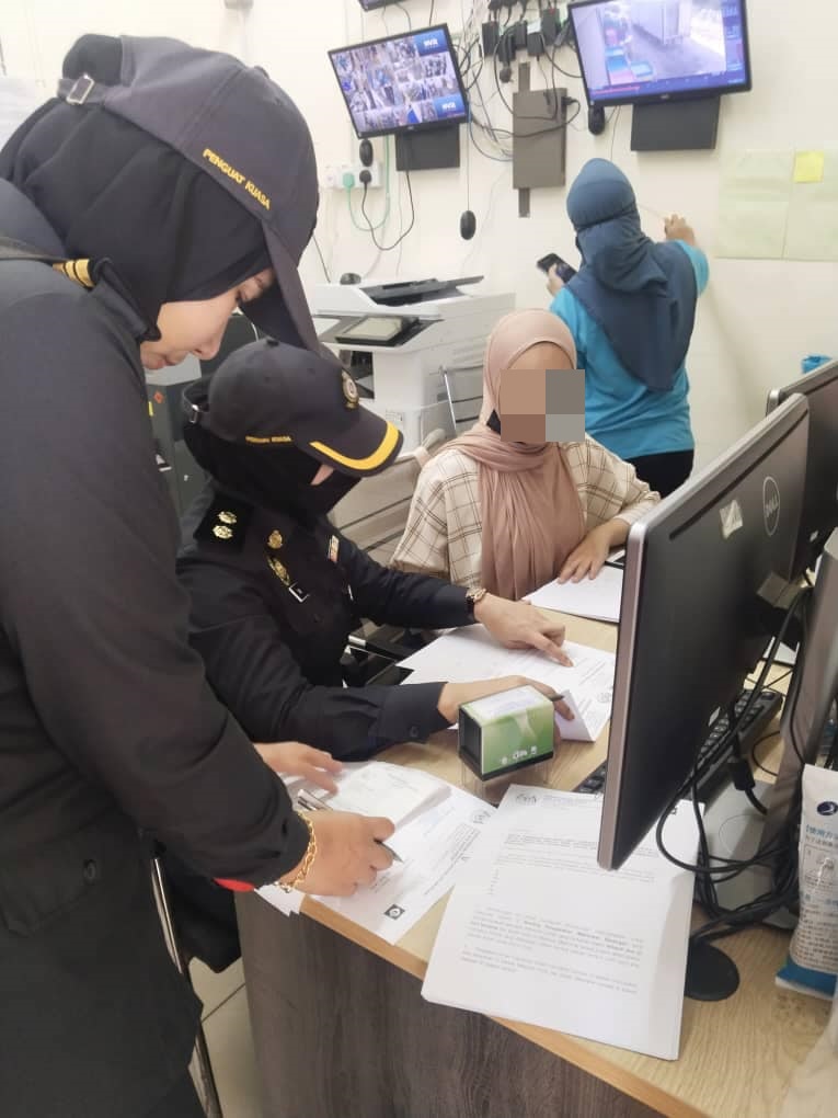 东：淡马鲁贸消局展开检查行动 开5张通知信检查物价