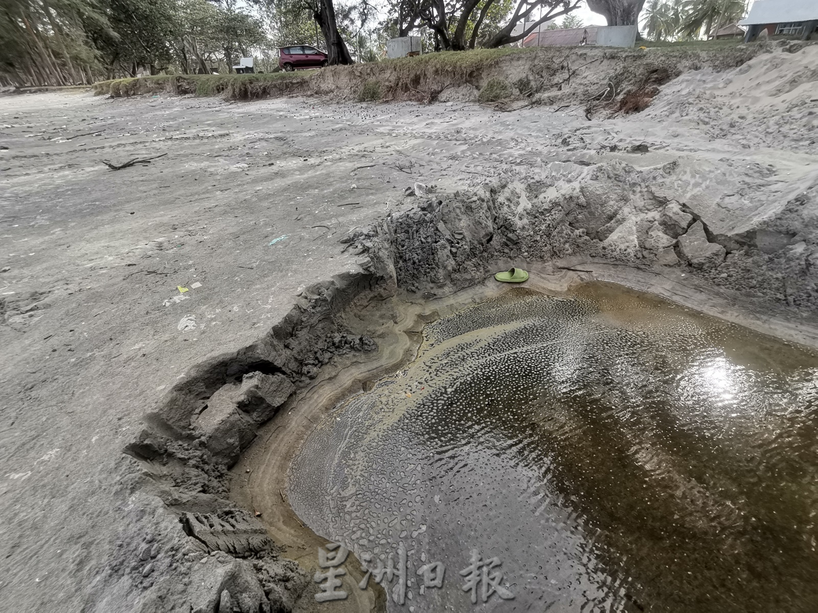 东:珍巴卡海滩垃圾处处