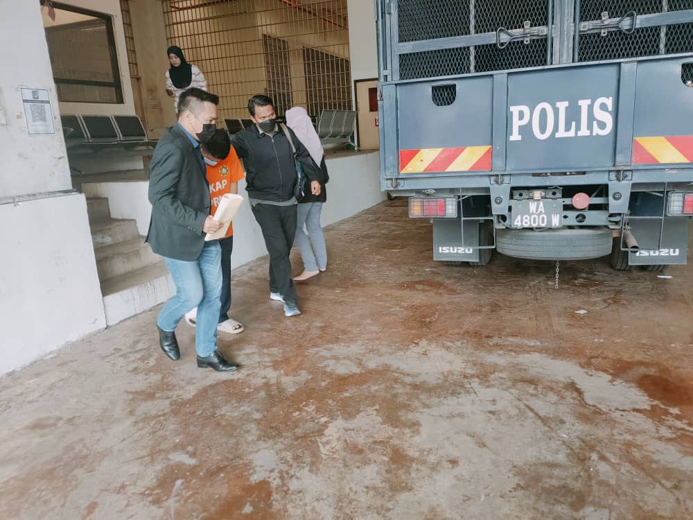 东:警曹受贿作为释放条件 遭反贪会扣查