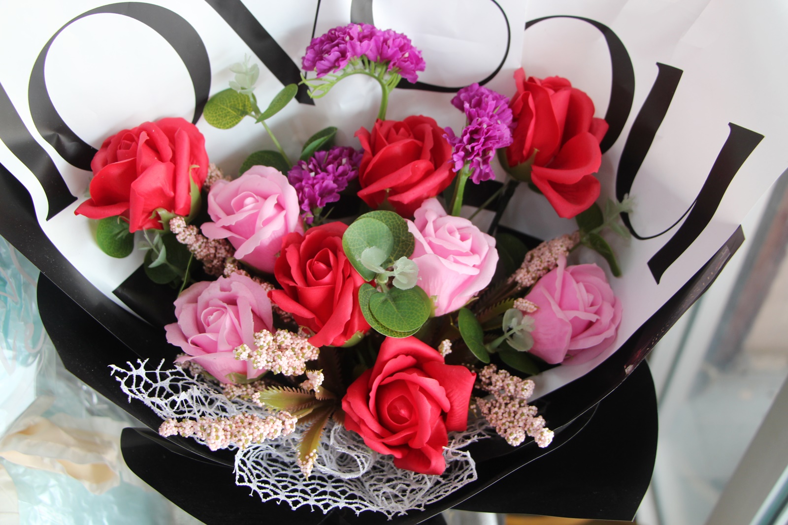 东:香皂花这几年攻陷鲜花市场,成为情人节送花首选