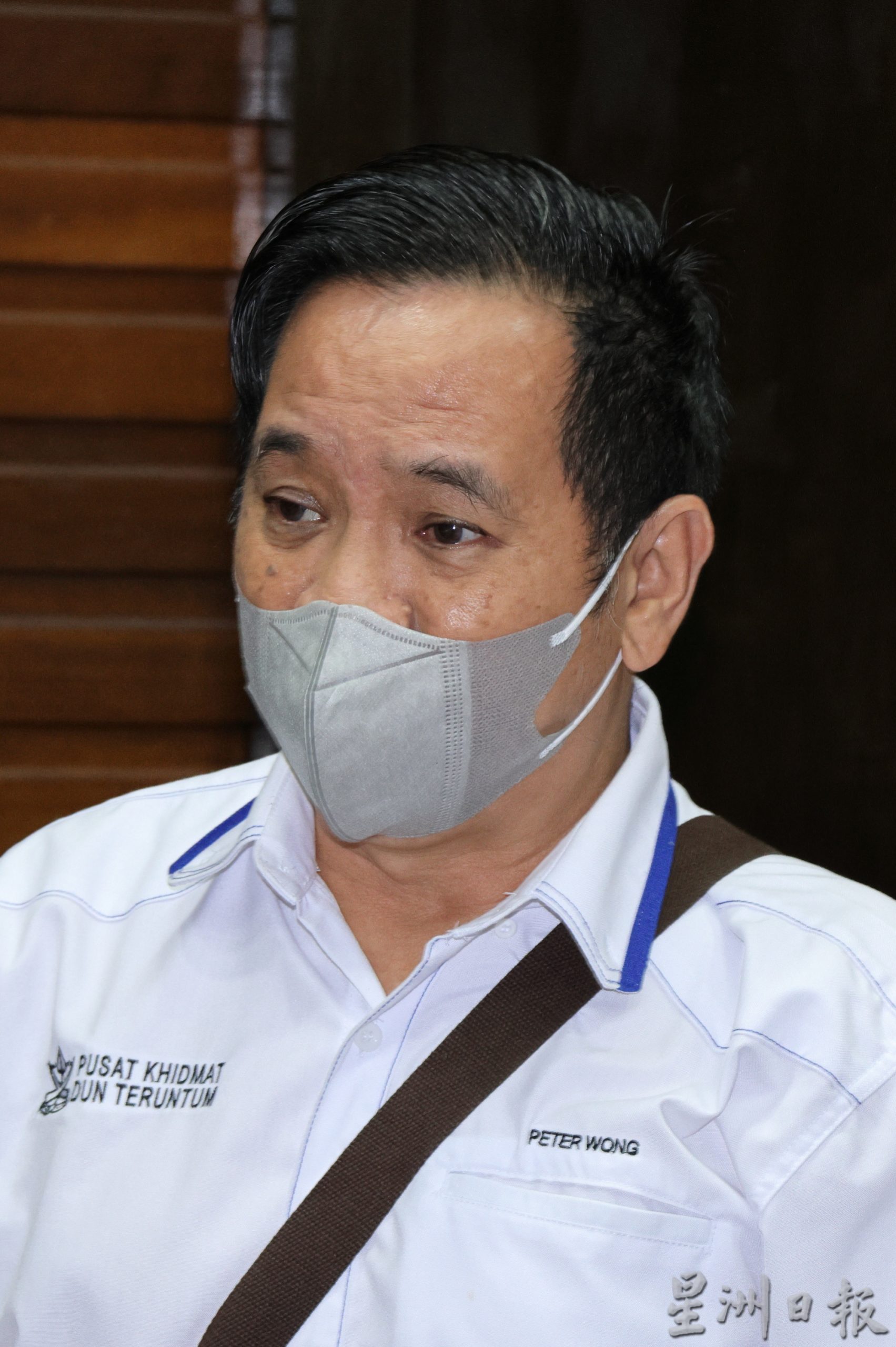 马目体育场商家抗议泊车系统只允扣账卡付费,顾客流失、生意爆跌80%。