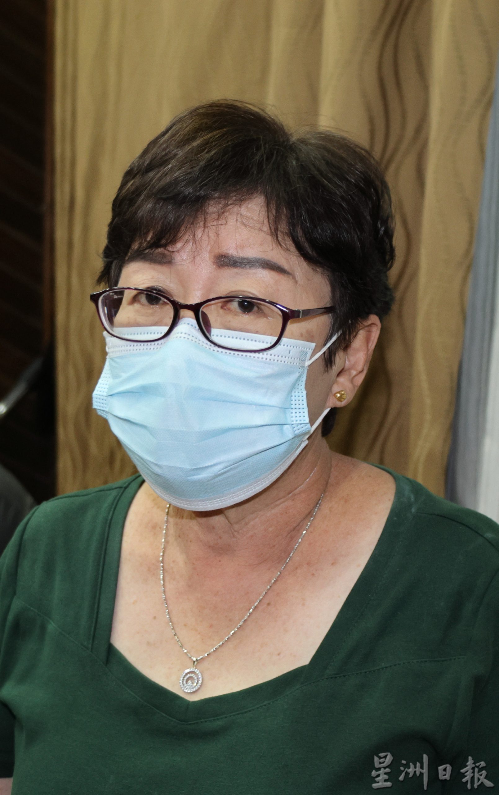 马目体育场商家抗议泊车系统只允扣账卡付费,顾客流失、生意爆跌80%。