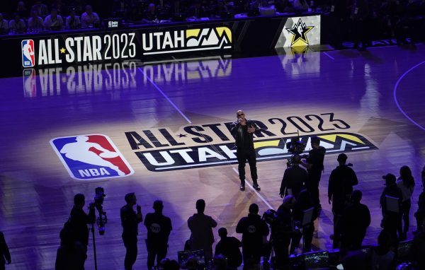 云迪素NBA赛前致词大翻车 网轰“不是电影宣传会!”
