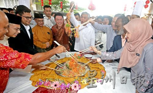 倪可敏：合法化引进烟花爆竹 料可增数亿税收