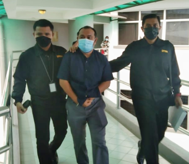 全国/巫统区部主席涉滥用拨款和伪造文件被控!