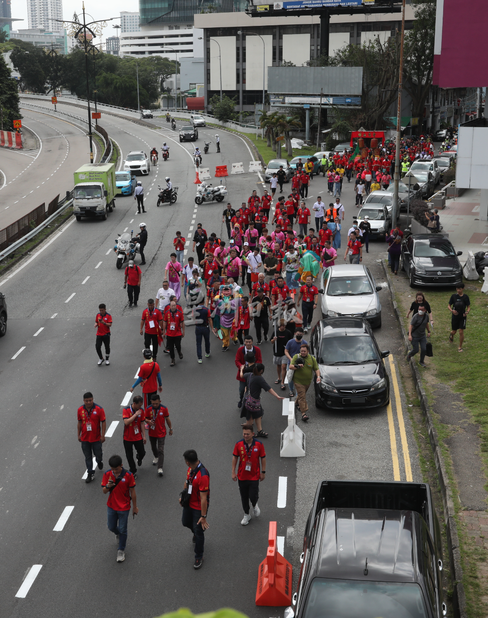 柔佛古庙众神出游今举行洗街仪式