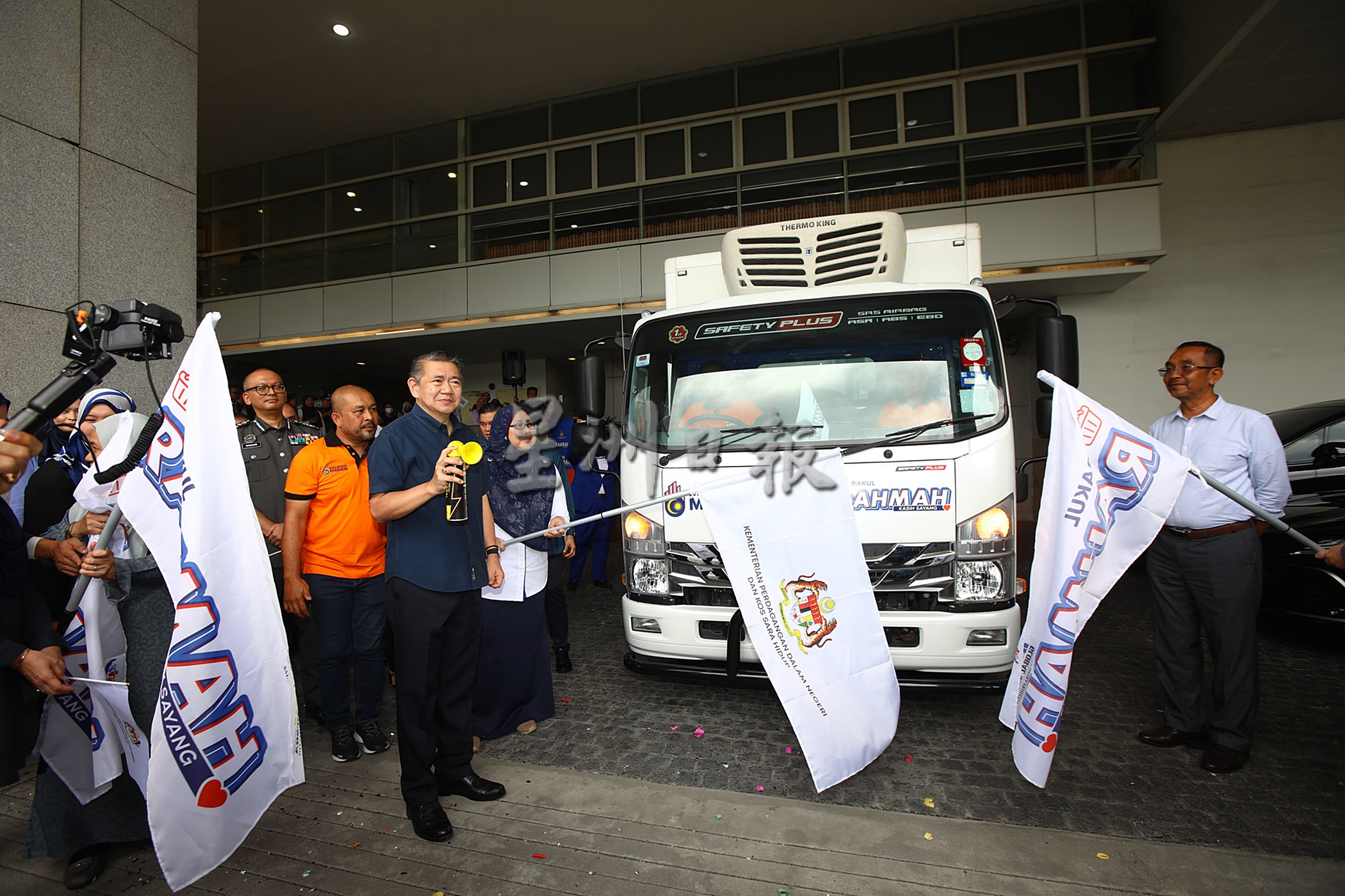 内贸部长:斋戒月期间送18000箱爱心篮予B10群体