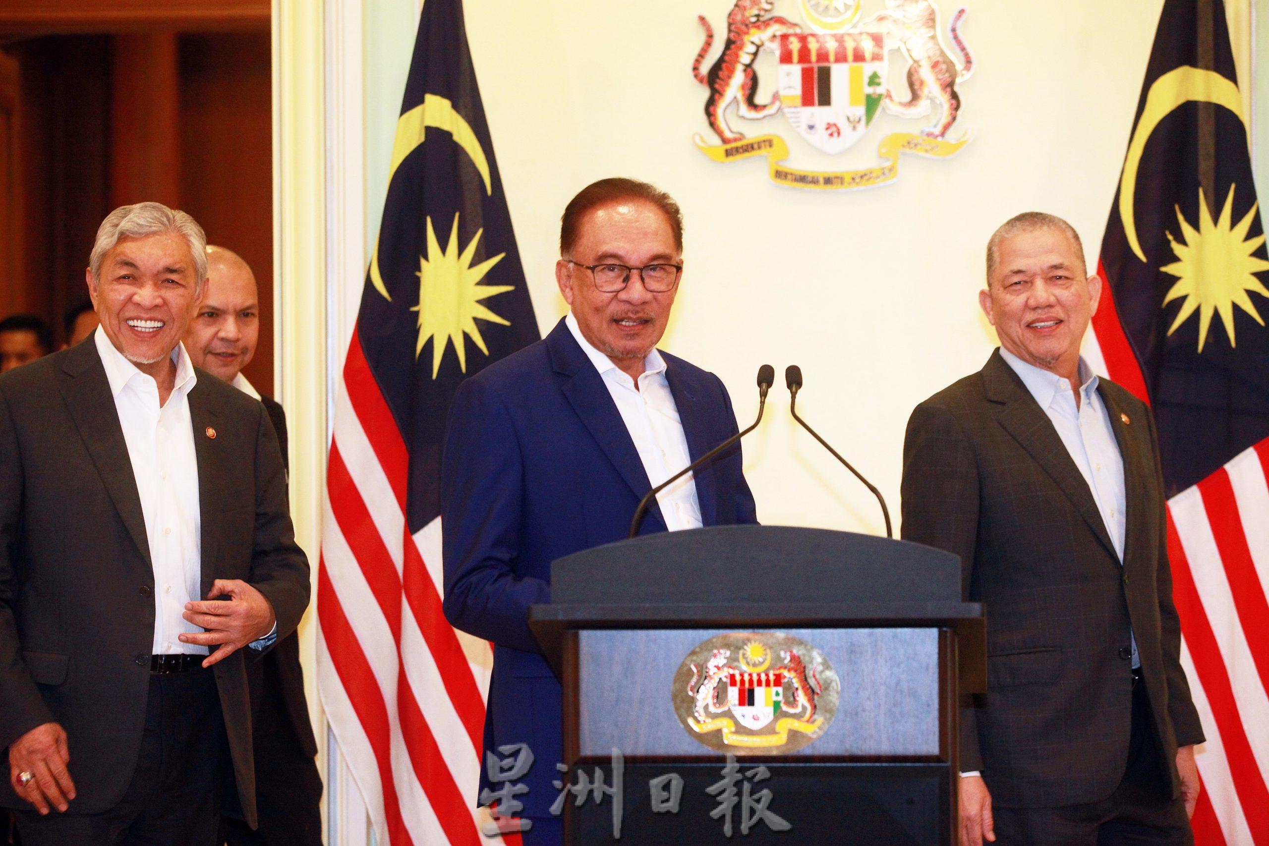 安华∕卫长将呈疫苗白皮书