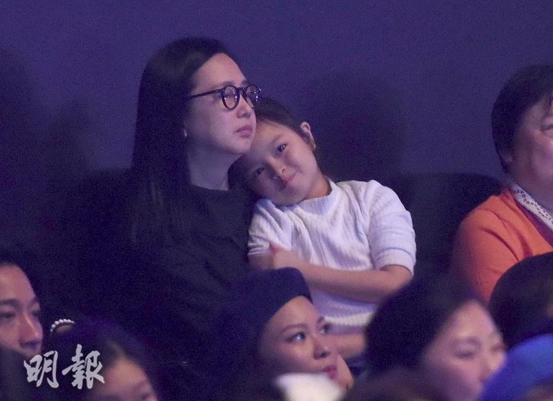 刘德华自认不是慈父 曝和老婆宠溺女儿