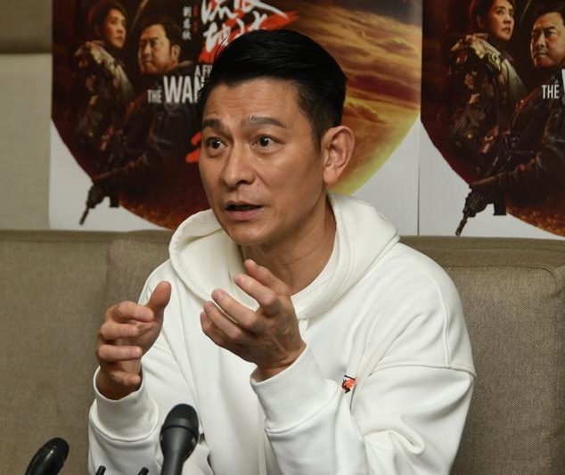 刘德华自认不是慈父 曝和老婆宠溺女儿