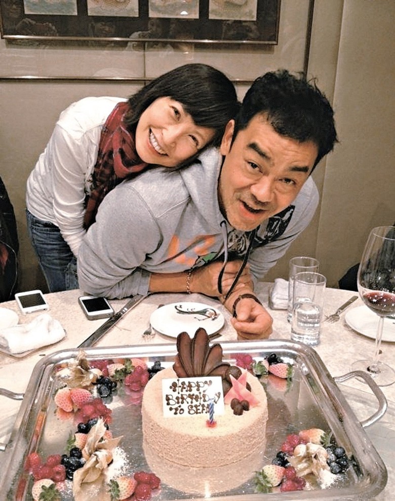 刘青云黎耀祥兄弟聚旧 55岁郭蔼明近照曝光