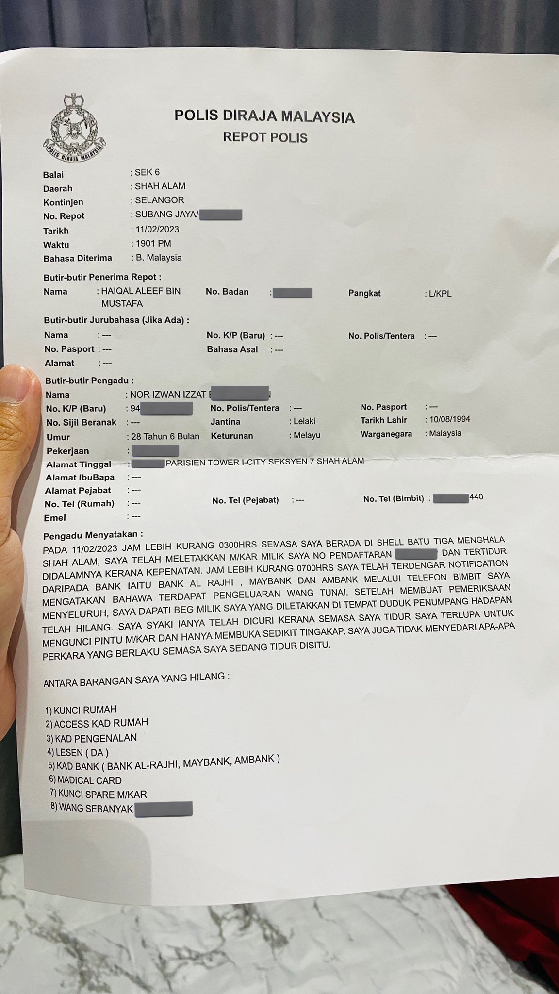 半夜车停路边睡觉没锁车门!男子被盗提剩RM11 怕小偷闯独居住所