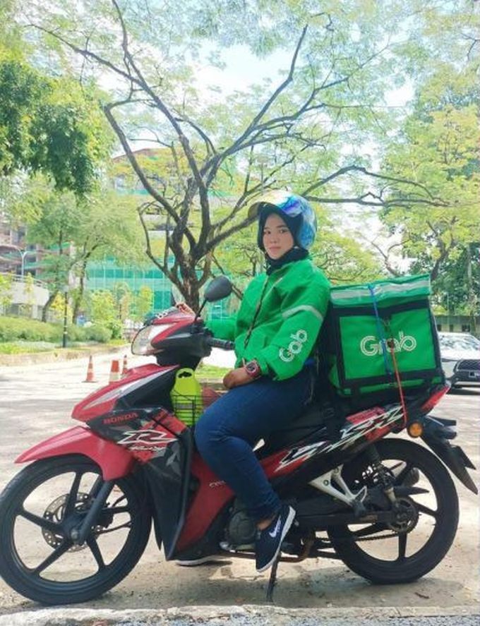 单身妈谢善心人帮还清欠款 “2周了儿子终于有肉吃”