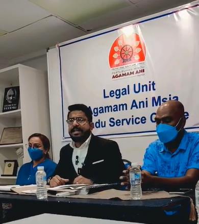 “教师游说学生改教” 家长投报 警开档查