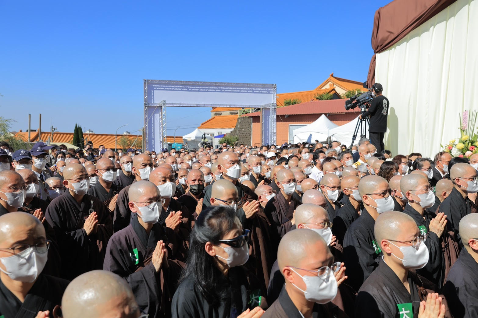 取代//星云大师大仙寺火化 众弟子跪送最后一程