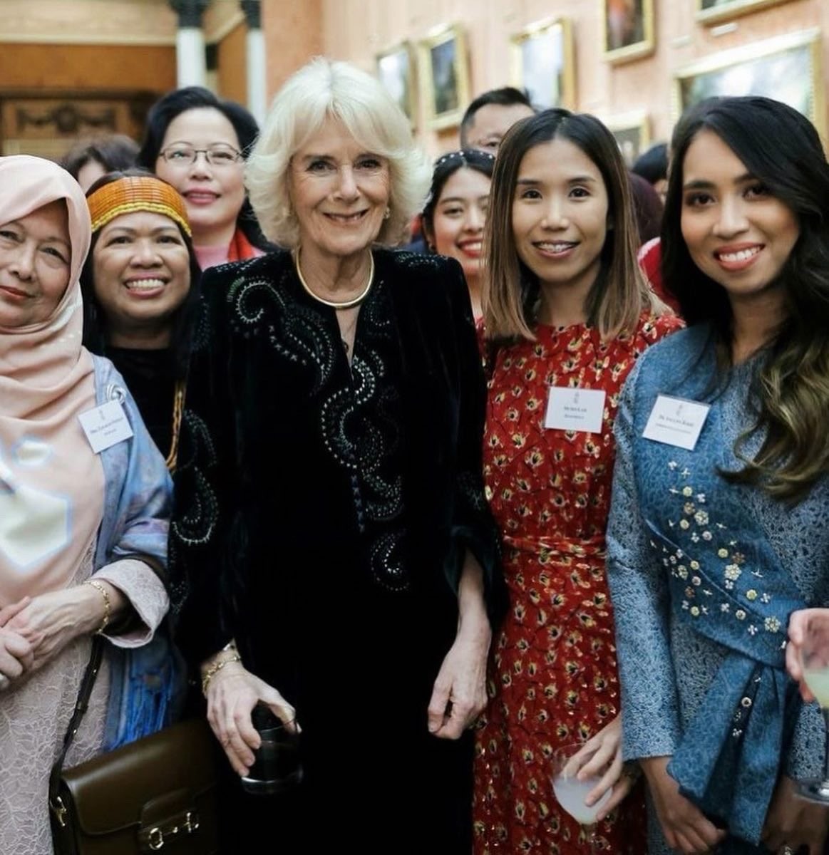 受邀到白金汉宫与英国王查尔斯会面!阿玛丽娜医生:能代表大马 太荣幸