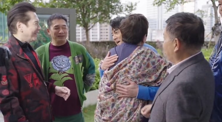 向太坐劳斯莱斯捧场 梁朝伟郭富城恭敬如小学生