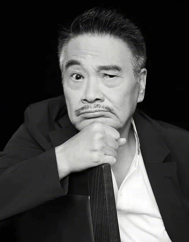 吴孟达逝世2周年 《流浪地球》官博换黑头像悼念