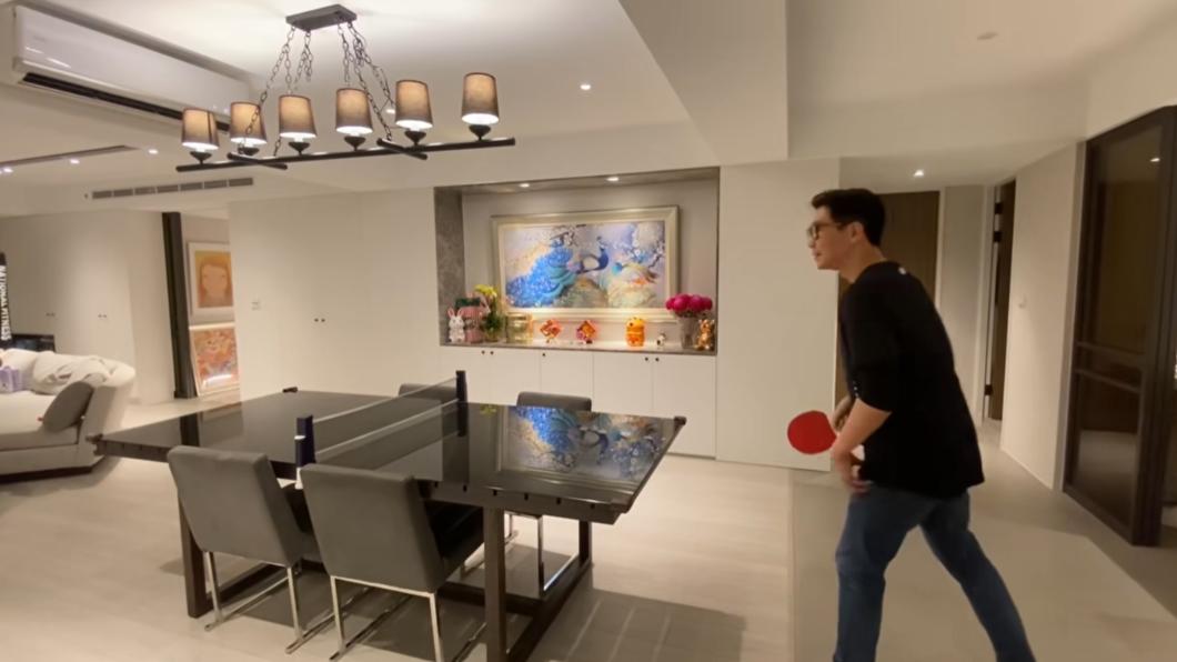 品冠家餐桌能打乒乓  高级豪宅装潢掀热议