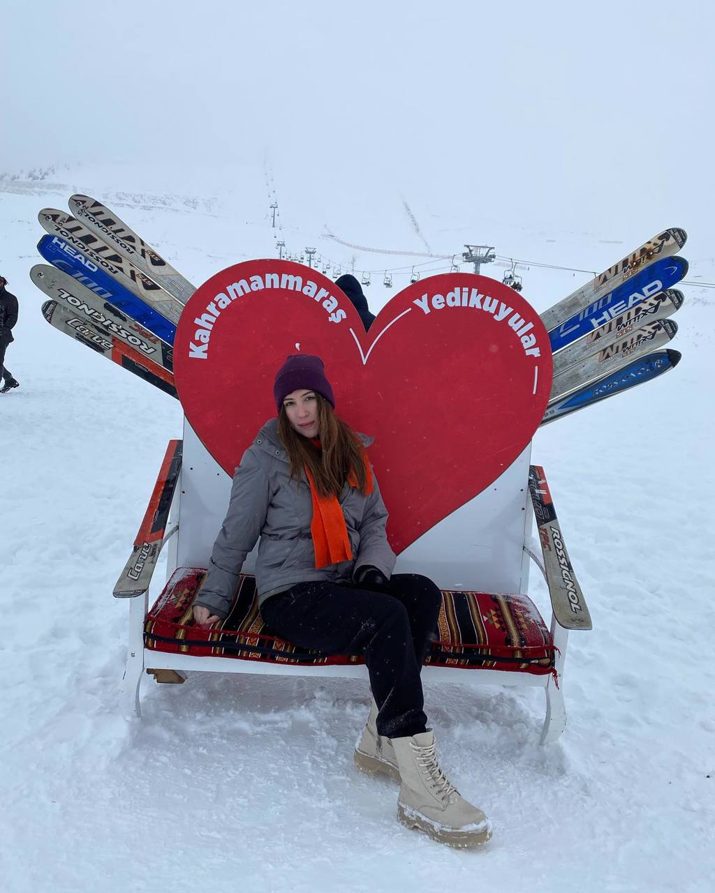 土耳其地震／电竞女选手疑被压废墟 只露一截手臂在外