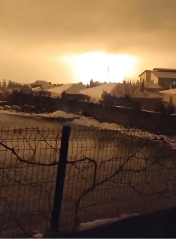 土耳其强震致天然气管爆炸 惊见烈焰冲天“末日景象”