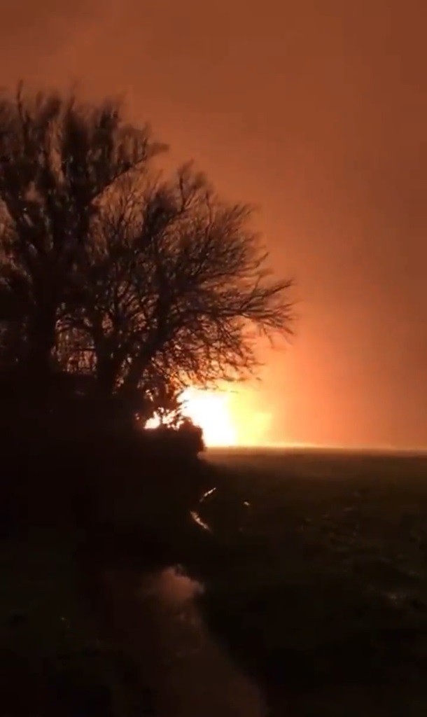 土耳其强震致天然气管爆炸 惊见烈焰冲天“末日景象”