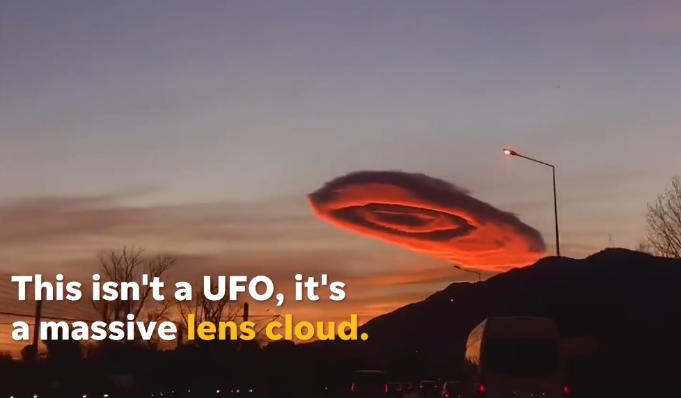 土耳其强震/震前诡异现象被指凶兆 专家:那是荚状云