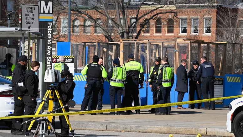 地铁站枪手随机扫射 致1死3伤