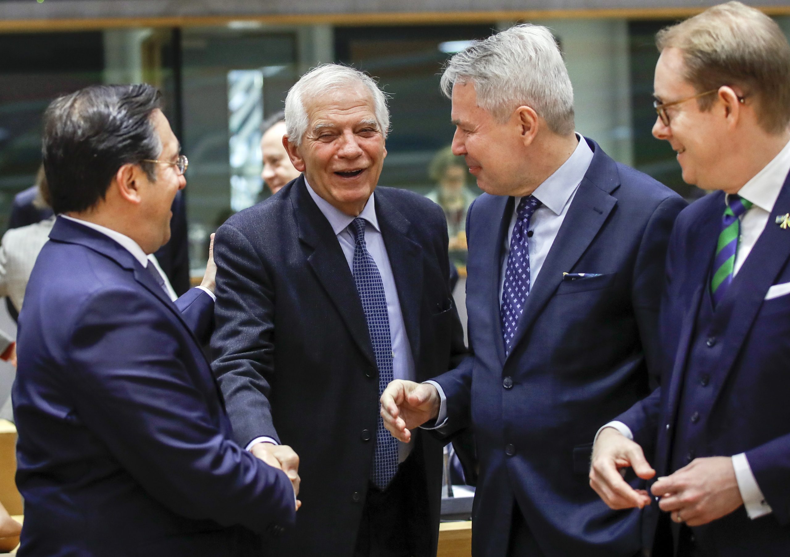 增加弹药生产 欧盟讨论为乌克兰“团购弹药”