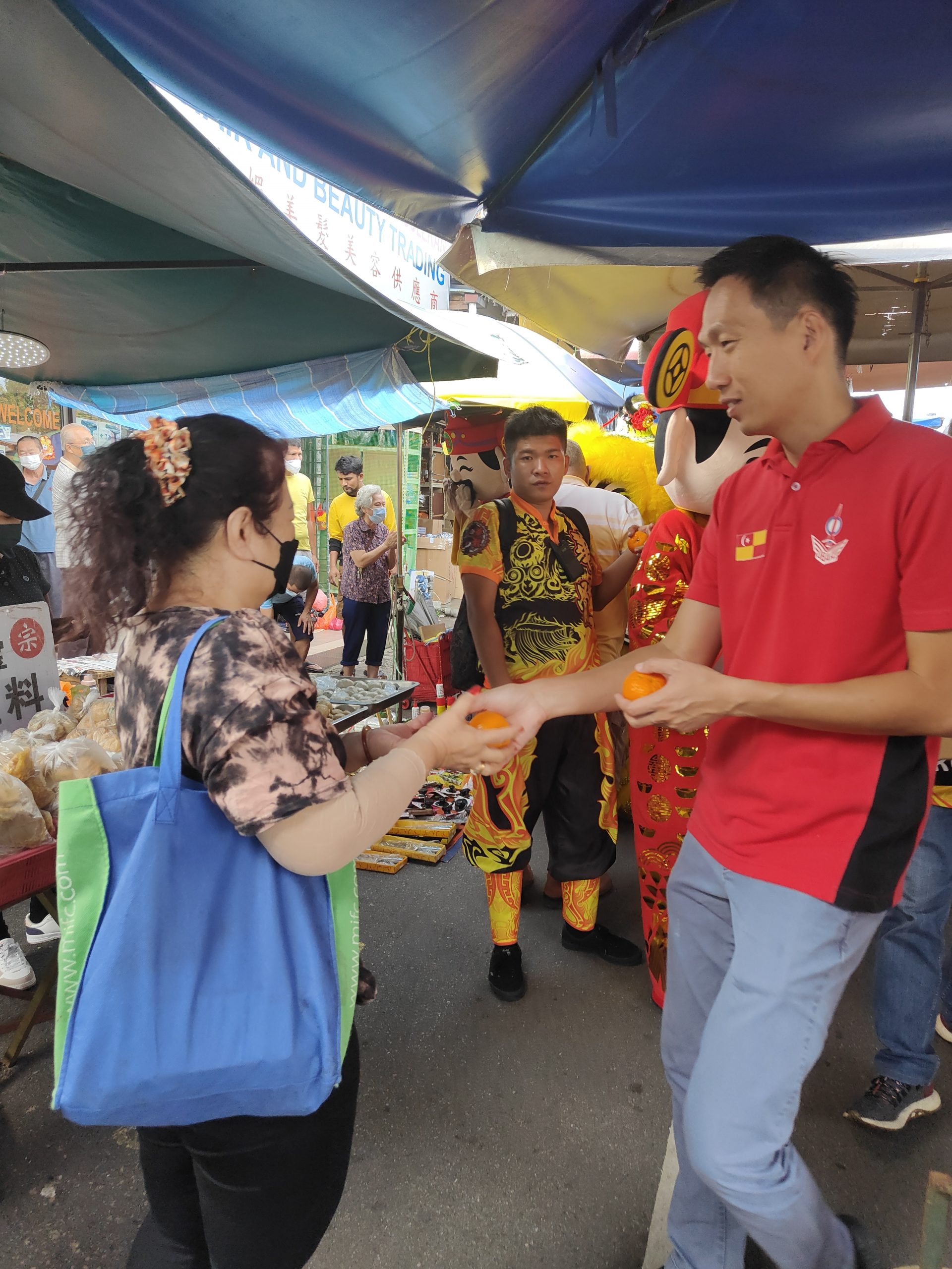 大都会 /欧阳捍华出席社区发展和生态环保公益活动的启动推介 / 5图  