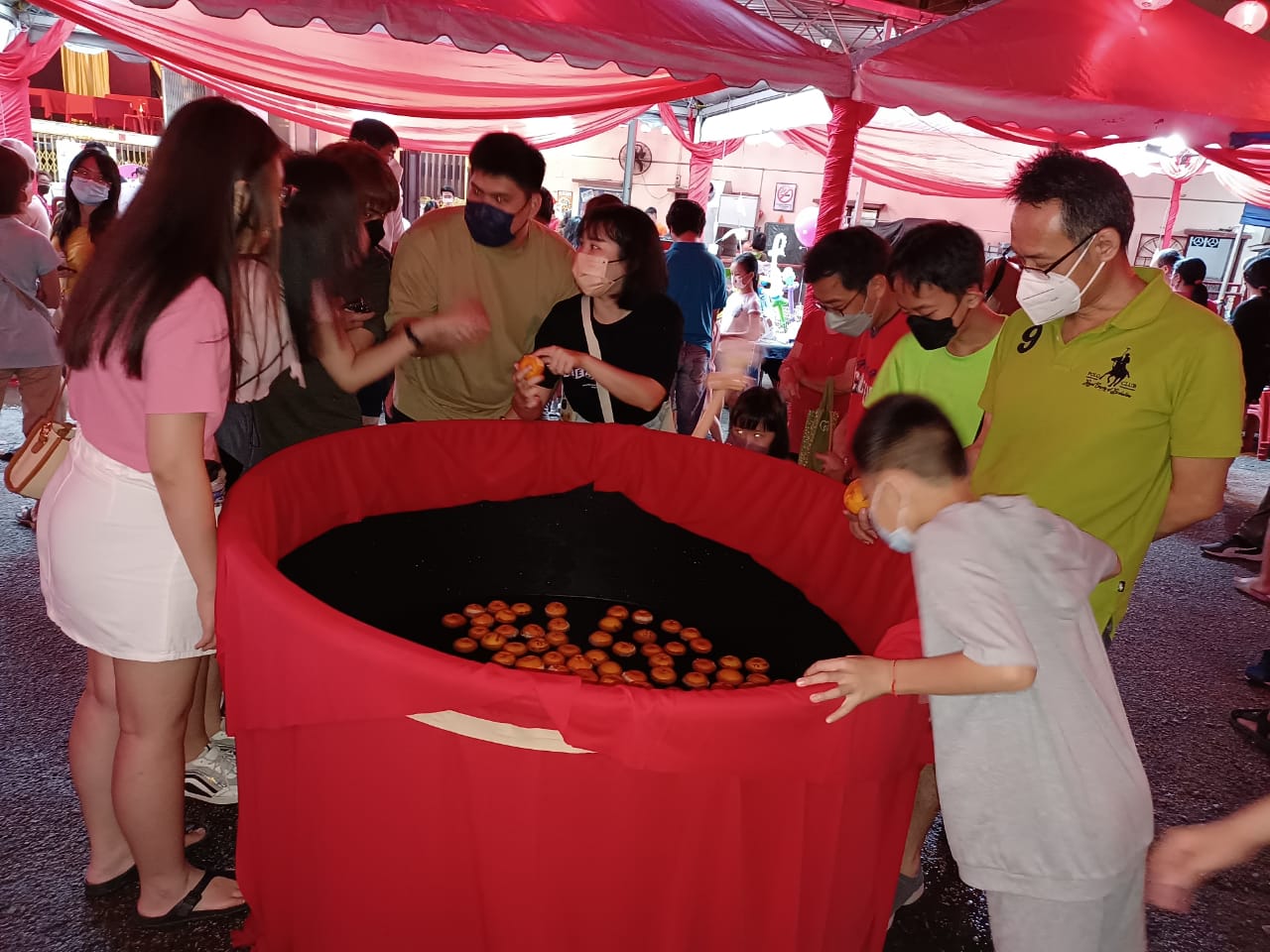 大都会/加影许愿池抛柑觅良缘／9图