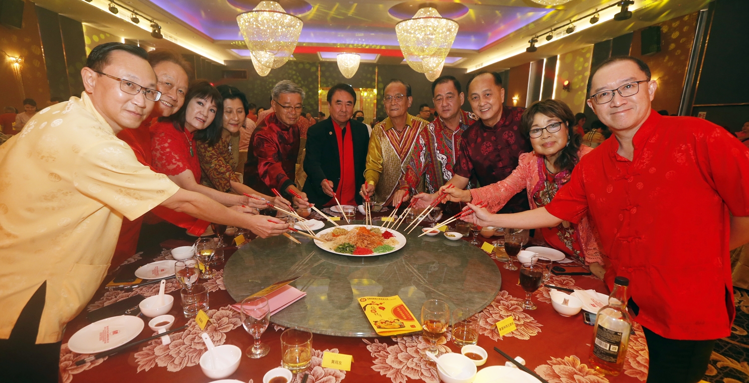 大都会/吉隆坡暨雪兰莪客家总会团拜
