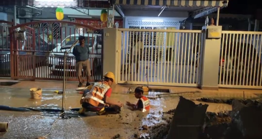 大都会/吊车复位 今日会被移走
