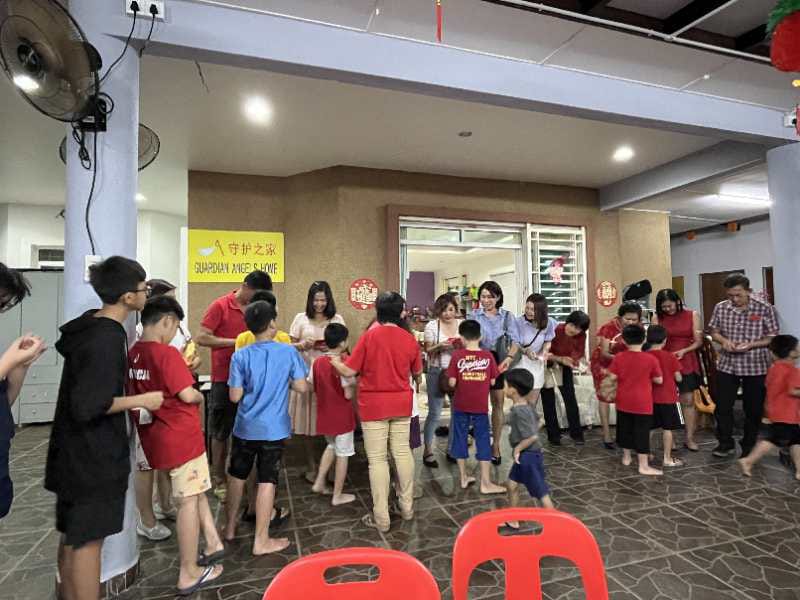 大都会/封面/慈善中心迎拜年人潮,虽不及疫情前但过年不孤单!