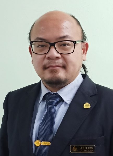 大都会/巴生八号桥元宵狂欢后满目疮痍