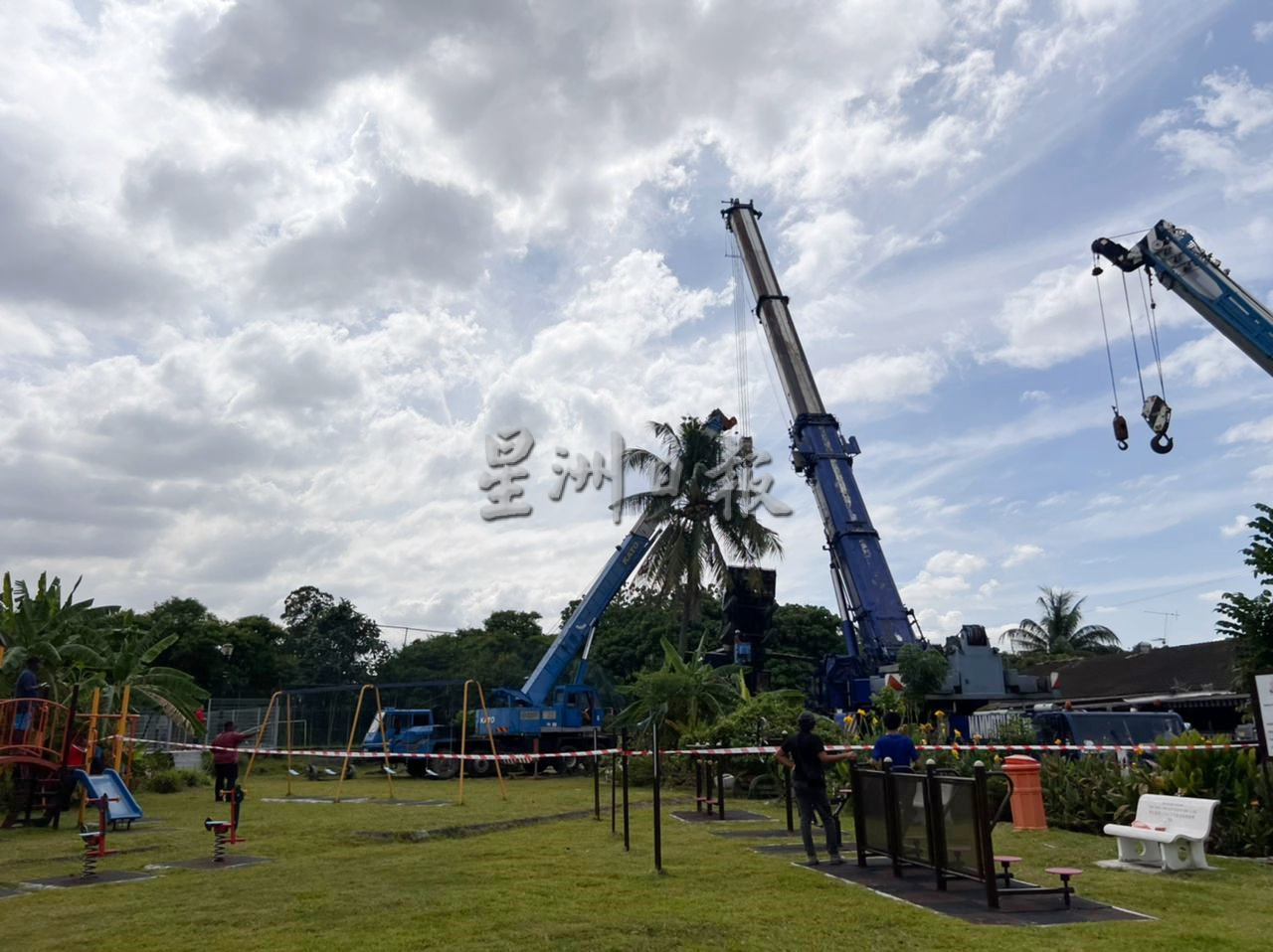 大都会/跟进“倒立”吊车