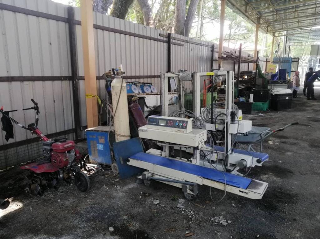 大都会:非法肥料厂被取缔/7图