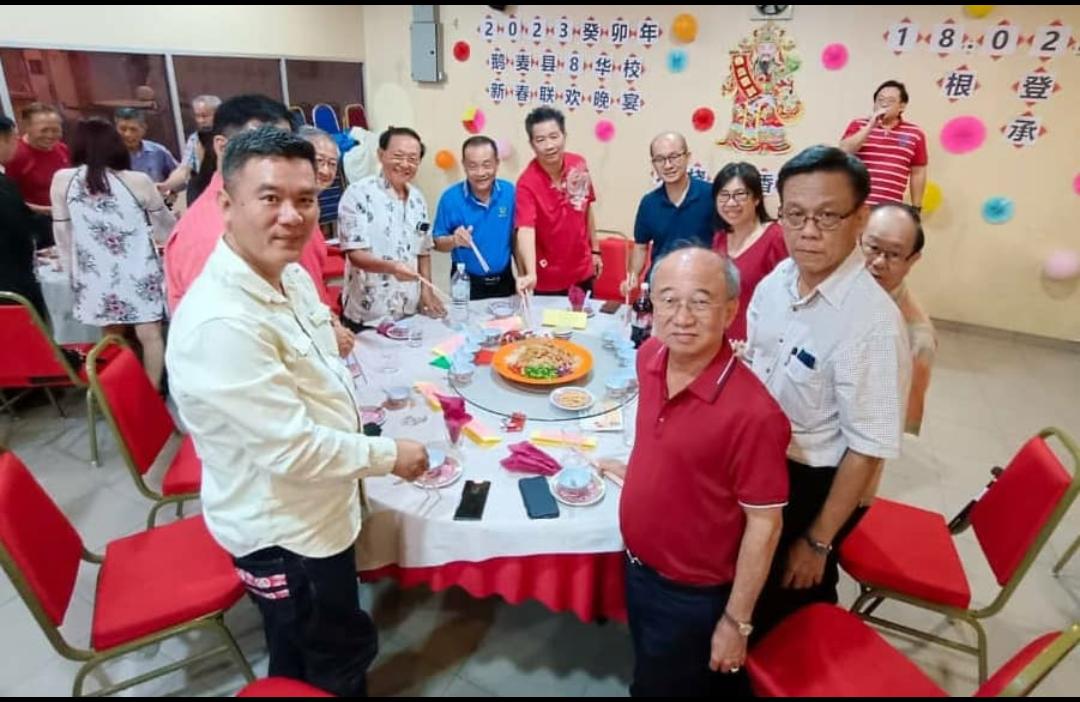 大都会:鹅唛8华小新春联欢晚宴圆满举行/2图