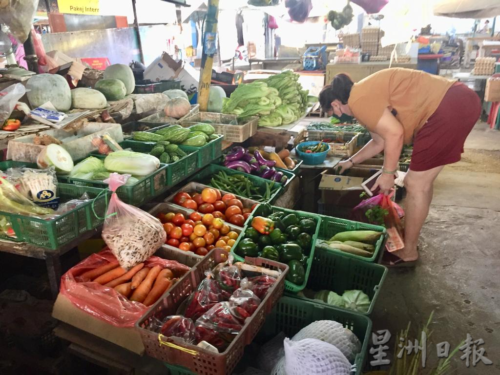 大霹雳焦点/甘榜鸡部分菜价回跌 春节后海鱼跌价又起