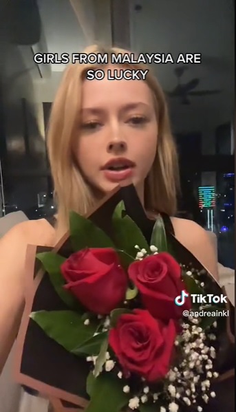 大马女生每周收到陌生人送花?乌克兰女子赞“大马女生真幸福” 网疑惑