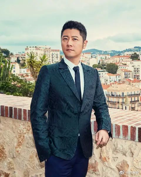 孙骁骁升级当妈? 被曝与任重试婚纱