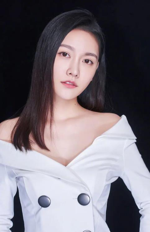 孙骁骁升级当妈? 被曝与任重试婚纱