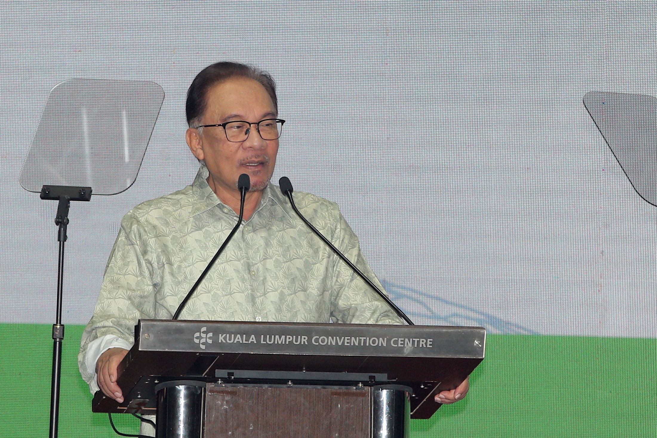 安华/鼓励雇主请本地人